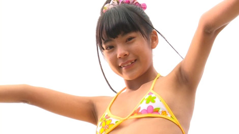 伏見莉穂 15歳JCアイドルで貧乳スレンダーながら色っぽいエロフェロモンを放つ！